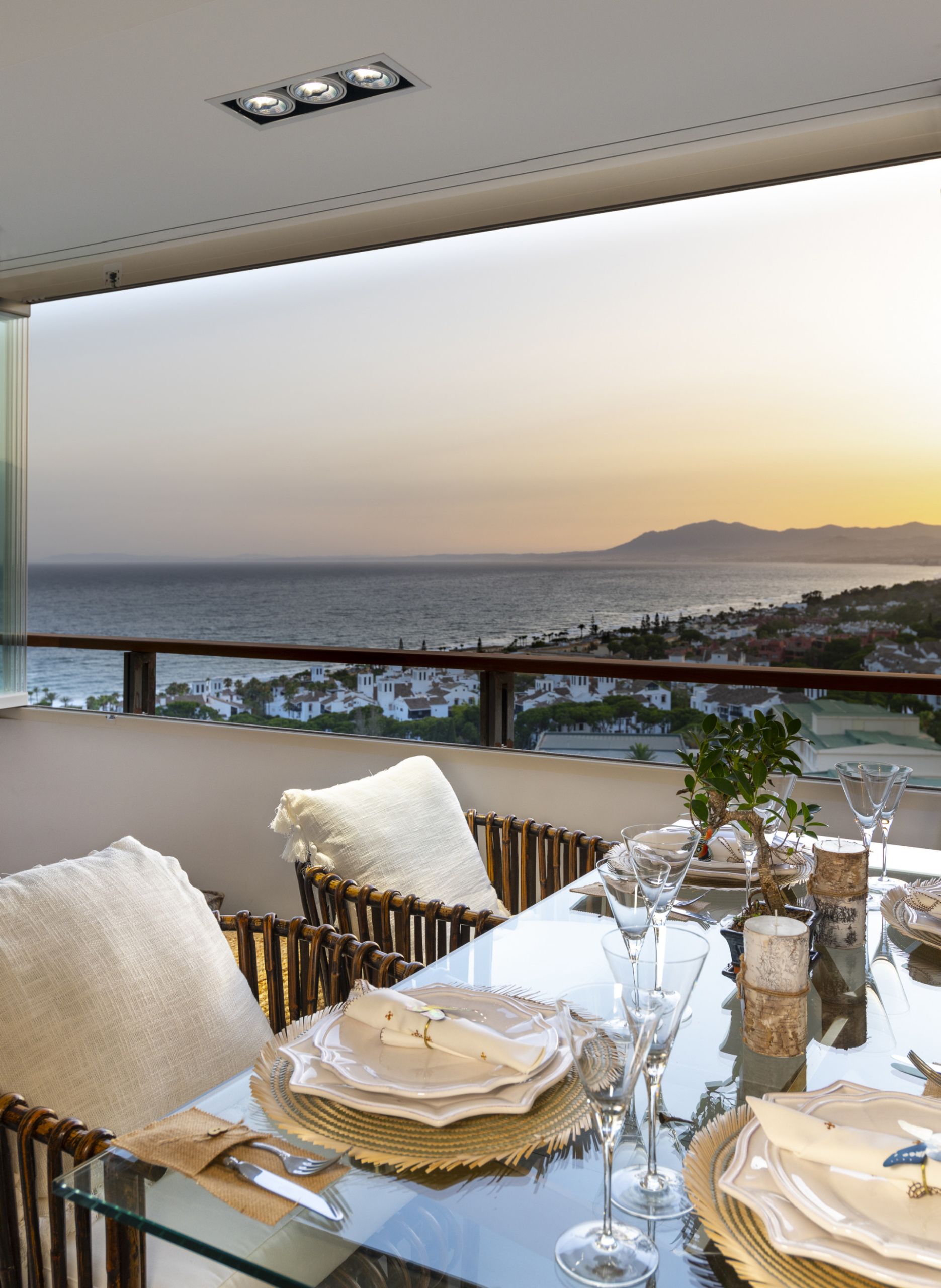 Lujoso apartamento en Elviria Marbella con vistas panorámicas